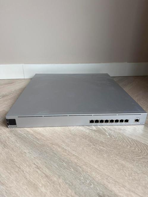 Unifi Network Mission Critical, Computers en Software, Netwerk switches, Zo goed als nieuw, Ophalen of Verzenden