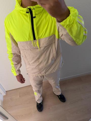Tommy Hilfiger trainingspak–neon geel, maat S valt oversized beschikbaar voor biedingen
