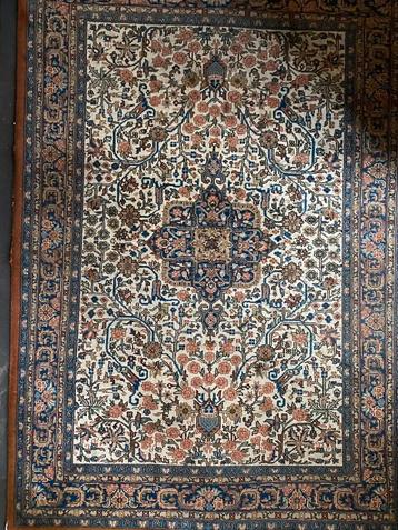 Perzisch handgeknoopt tapijt van 230 x 165 beschikbaar voor biedingen