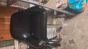 Kruk voor bij bijv een gokkast beschikbaar voor biedingen