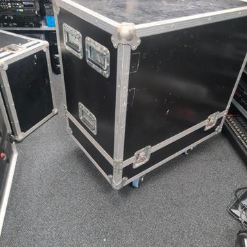 GROTE FLIGHTCASE voor speakers / monitoren
 beschikbaar voor biedingen