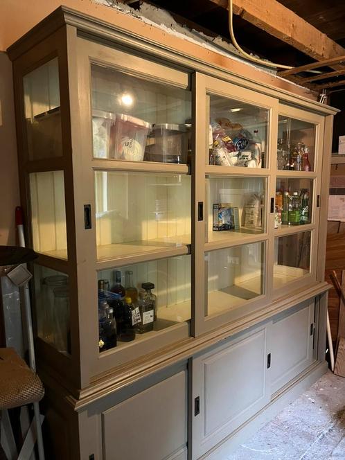 Luxe Buffetkast in mooie Taupe kleur, Huis en Inrichting, Kasten | Buffetkasten, Zo goed als nieuw, 200 cm of meer, 200 cm of meer