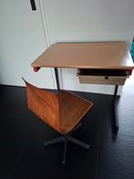 Schoolbankje Ahrend, vintage bureau met stevig stoeltje, Ophalen, Zo goed als nieuw