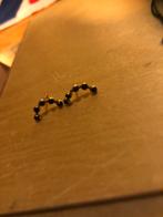 Oorstekers met granaat en 14 krt goud, Antiek en Kunst, Ophalen of Verzenden, Goud