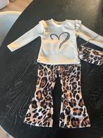 Prachtig nieuwe panter print setje met tasje 80/86, Kinderen en Baby's, Babykleding | Baby-kledingpakketten, Ophalen of Verzenden