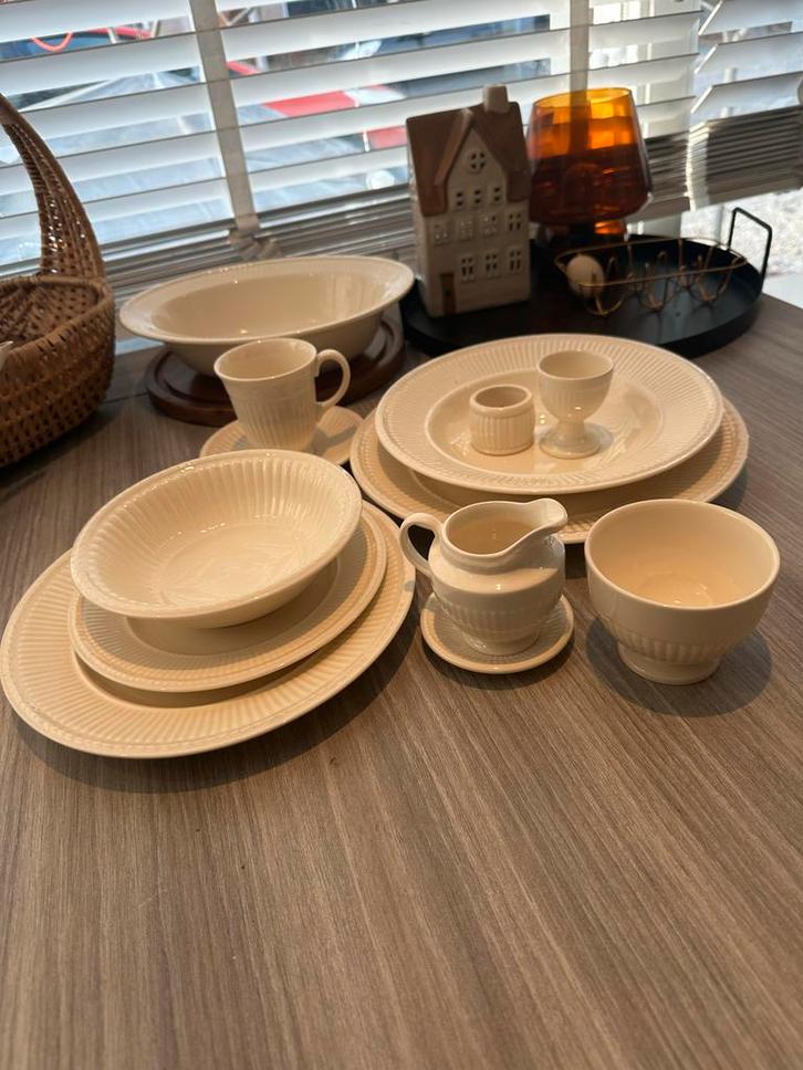 Wedgwood Servies - Uitgebreide Set, Huis en Inrichting, Keuken | Servies, Zo goed als nieuw, Compleet servies, Wedgwood, Porselein
