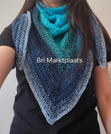Gehaakte driehoekige sjaal blauw, handmade, nieuw  beschikbaar voor biedingen