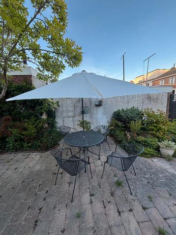 Zweefparasol met voet  beschikbaar voor biedingen