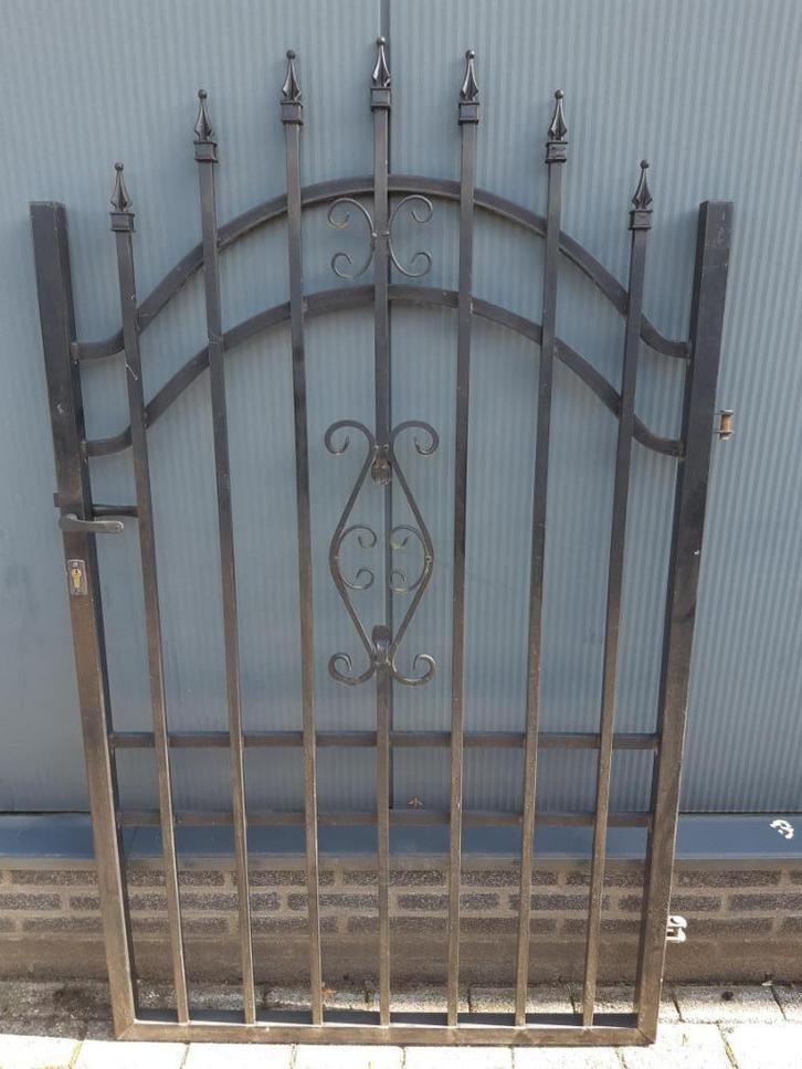 looppoort gebruikt, zwart sierhekwerk, Tuin en Terras, Tuinpoorten, Gebruikt, Draaipoort, IJzer, 150 tot 200 cm, 100 tot 150 cm