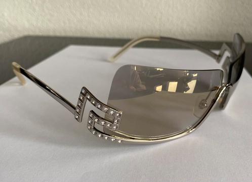 Stoere Versace zonnebril, Sieraden, Tassen en Uiterlijk, Zonnebrillen en Brillen | Dames, Gebruikt, Zonnebril, Overige merken