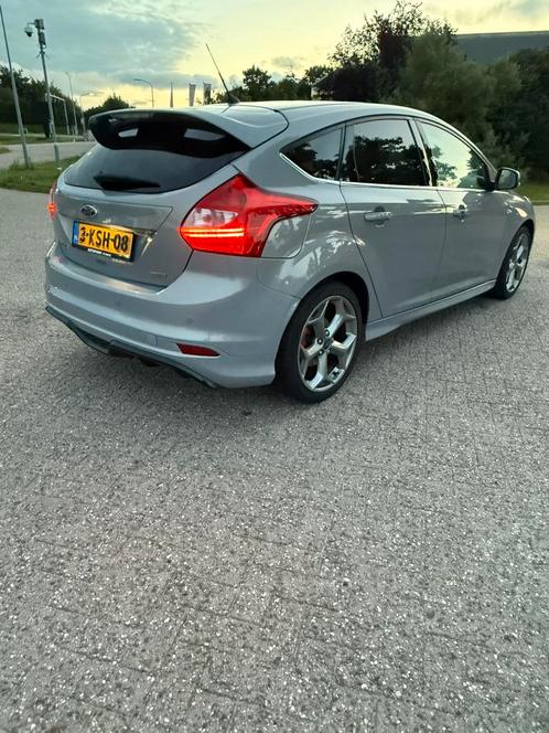 Ford Focus 1.0 125 PK Titanium Luxe Sport Model, Auto's, Ford, Particulier, Focus, Benzine, A, Hatchback, Handgeschakeld, Origineel Nederlands