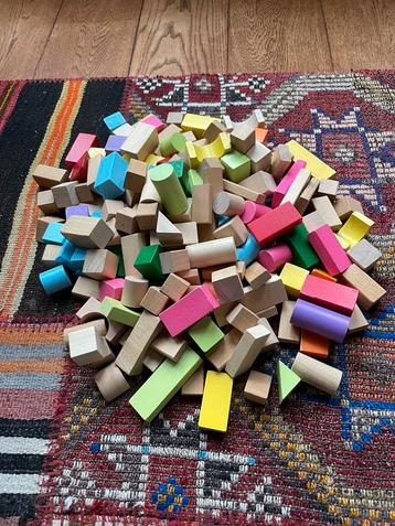 Houten blokken beschikbaar voor biedingen