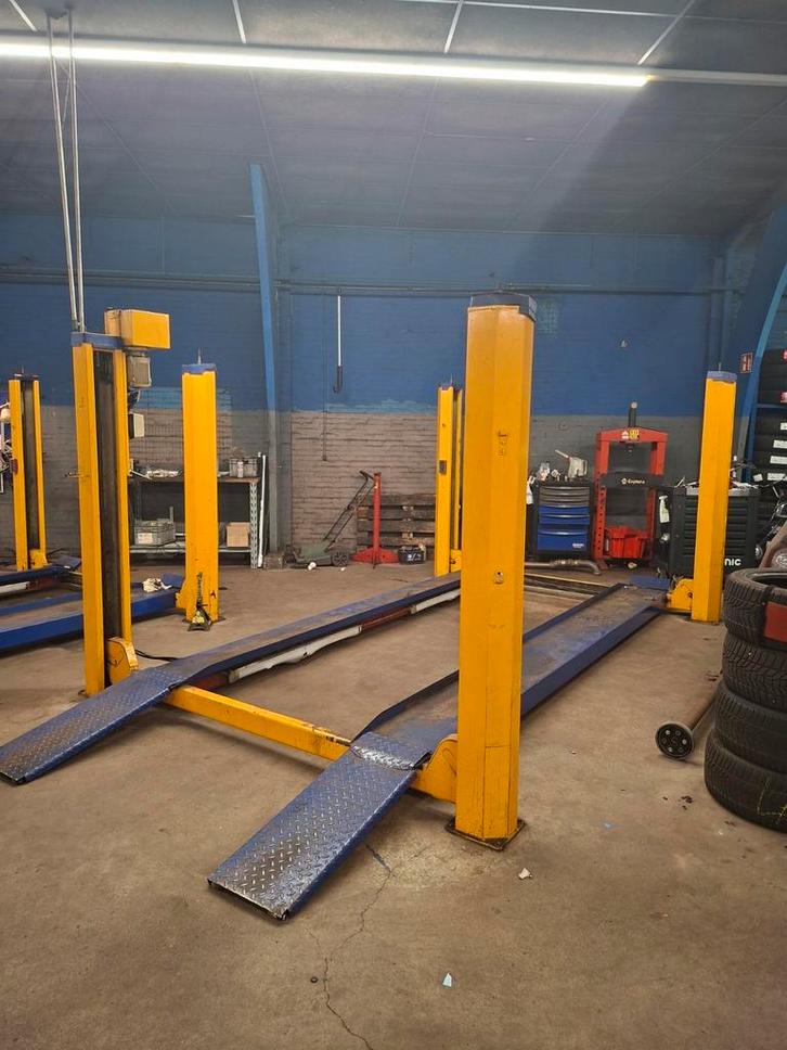 Hefbrug 4 koloms Koni 2500 kg, Auto diversen, Autogereedschap, Zo goed als nieuw, Ophalen