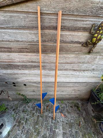 Vintage Houten Stelten met Blauwe Voetsteunen beschikbaar voor biedingen