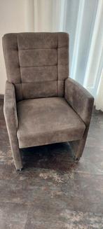 2 eetkamerstoelen, Huis en Inrichting, Stoelen, Ophalen, Gebruikt, Bruin, Vier