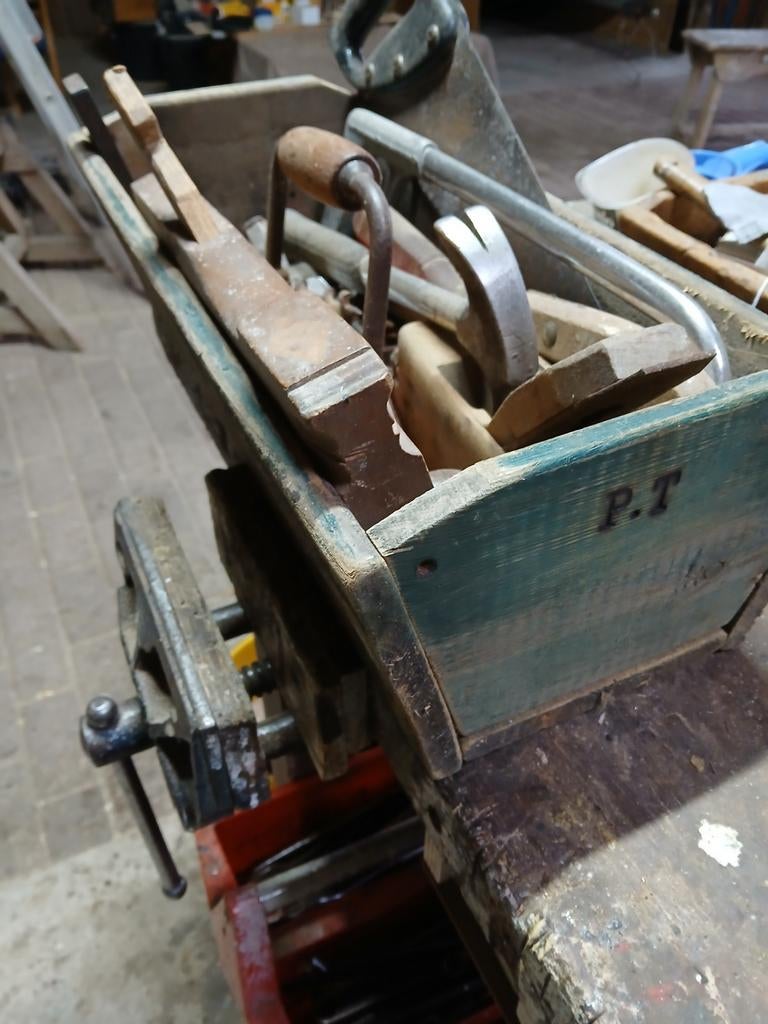 Trog met handgereedschap, Ophalen of Verzenden