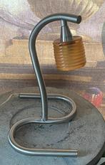 Tafellamp NEWTRA , Nikkel met Amber kapje, Minder dan 50 cm, Modern, Ophalen of Verzenden, Zo goed als nieuw