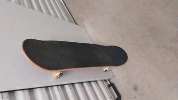 Skateboard beschikbaar voor biedingen