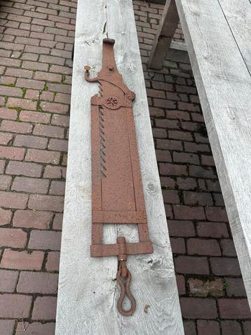 Antieke haardhaal beschikbaar voor biedingen