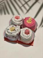 Kraamcadeau doos met cupcake’s van rompertjes en sokjes, Nieuw, Ophalen