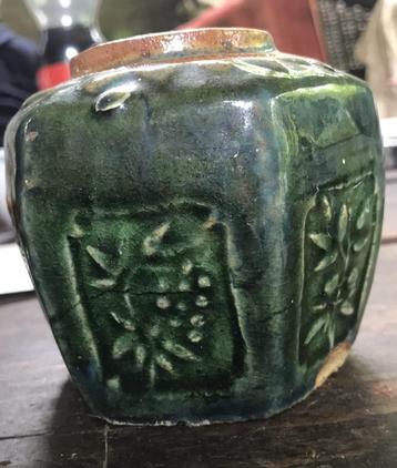 Vintage gemberpot beschikbaar voor biedingen