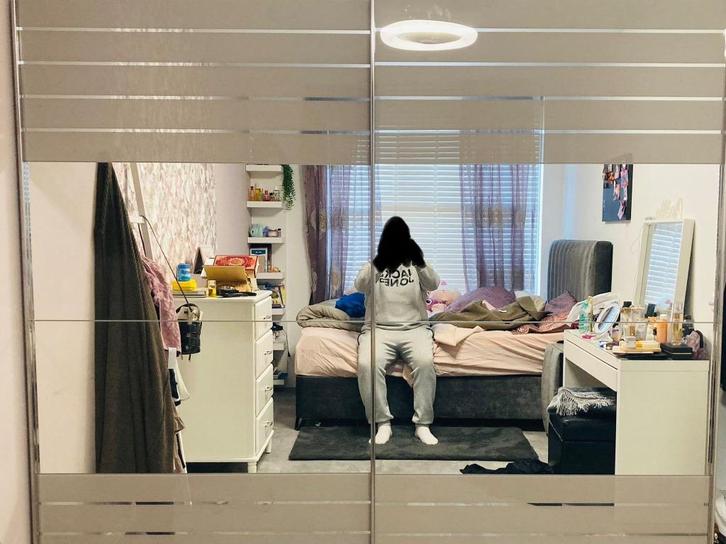 Kledingkast met glazenschuifdeuren, Huis en Inrichting, Kasten | Kledingkasten, Gebruikt, 200 cm of meer, 200 cm of meer, 50 tot 75 cm