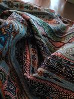 Hele mooie kleurrijke sjaal van Etro Milano, Kleding | Dames, Ophalen of Verzenden, Zo goed als nieuw, Maat 46/48 (XL) of groter