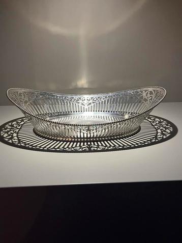 Zilver broodmand Nederlands beschikbaar voor biedingen