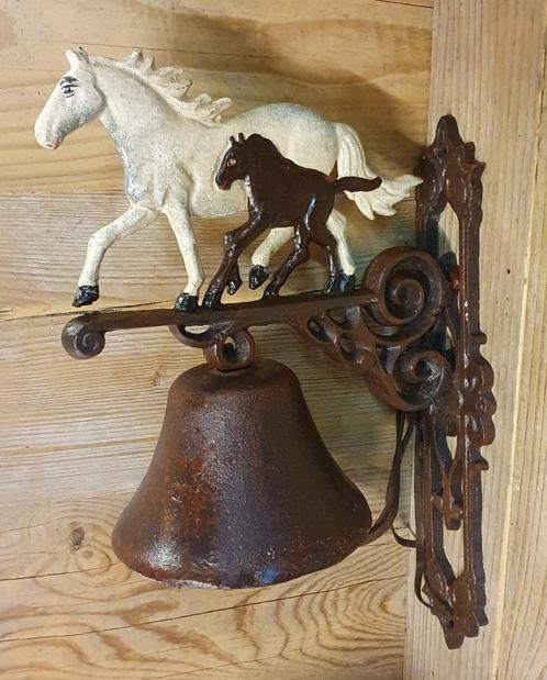 DEURBEL / PAARD MET VEULEN/ GIETIJZER, Tuin en Terras, Tuinwanddecoratie, Nieuw, Ophalen of Verzenden