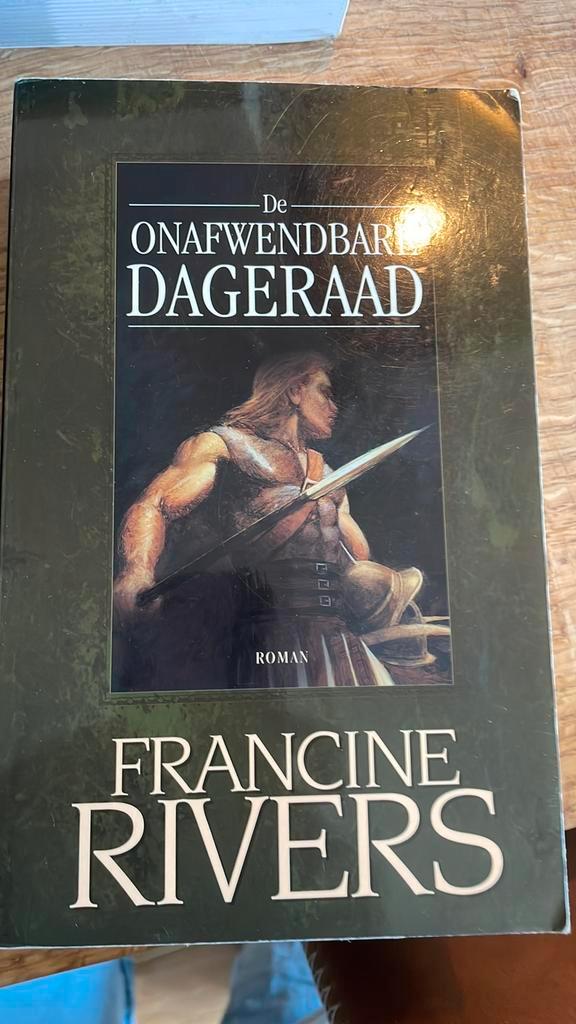 Francine Rivers - De onafwendbare dageraad, Boeken, Literatuur, Zo goed als nieuw, Ophalen of Verzenden