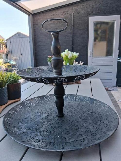 Supergave, grote, stevige metalen etagière - must see! -, Huis en Inrichting, Woonaccessoires | Etagères, Zo goed als nieuw, Ophalen of Verzenden