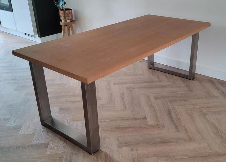 Eiken fineer eettafel met RVS onderstel - 205x95cm, Huis en Inrichting, Tafels | Eettafels, Zo goed als nieuw, 50 tot 100 cm, 200 cm of meer
