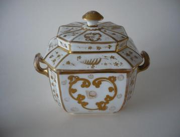 Biedermeier, een prachtige deksel pot, antiek. beschikbaar voor biedingen