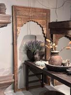 Houten poort met houtsnijwerk (213 cm hoog), Ophalen