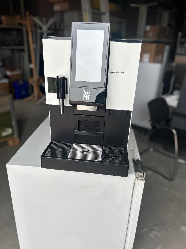 WMF 1100 S – Professionele volautomatische koffiemachine, Witgoed en Apparatuur, Koffiezetapparaten, Zo goed als nieuw, Koffiebonen