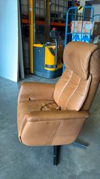 Leren sta op stoel van prominent., Huis en Inrichting, Fauteuils, Ophalen, Zo goed als nieuw, Leer, 50 tot 75 cm