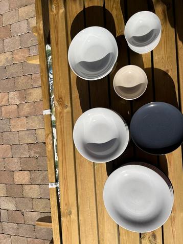 Casa mesa servies beschikbaar voor biedingen