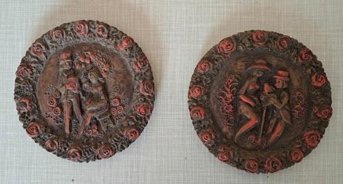 2 mooie etsen in gips met rode accenten, diameter 12 cm, Antiek en Kunst, Kunst | Etsen en Gravures, Ophalen