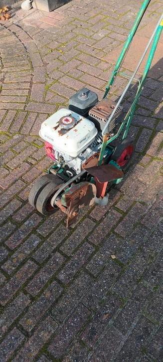 Honda benzine kantjemaaier professioneel grastrimmer beschikbaar voor biedingen