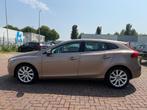Volvo V40 1.6 D2 Momentum Export, Voorwielaandrijving, Euro 5, Gebruikt, Zwart