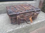 Rieten KOFFER / MAND 35 x 25 cm. opbergkoffer picknickkoffer, Sieraden, Tassen en Uiterlijk, Koffers, Overige materialen, Gebruikt
