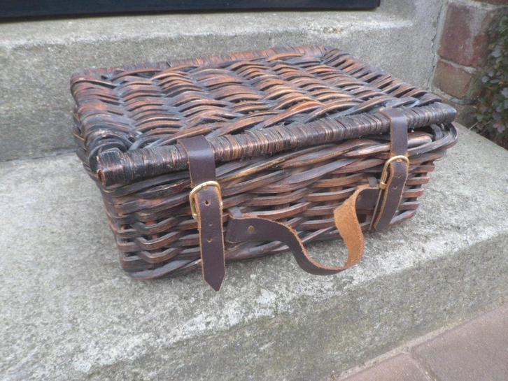 Rieten KOFFER / MAND 35 x 25 cm. opbergkoffer picknickkoffer, Sieraden, Tassen en Uiterlijk, Koffers, Gebruikt, Overige materialen