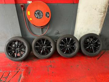 Mazda velgen met banden  beschikbaar voor biedingen