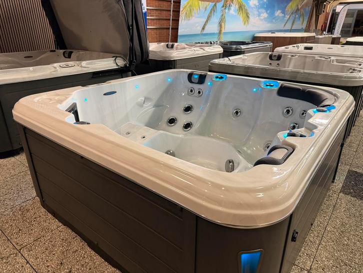 Passion Spa Relax, in Nieuwstaat, Tuin en Terras, Bubbelbaden en Hottubs, Zo goed als nieuw, Filter, Ophalen