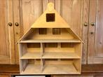 Zeer uitgebruid houten poppenhuis met veel inrichting, Ophalen, Zo goed als nieuw, Poppenhuis