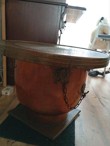 Antieke Koperen Boiler Tafel beschikbaar voor biedingen