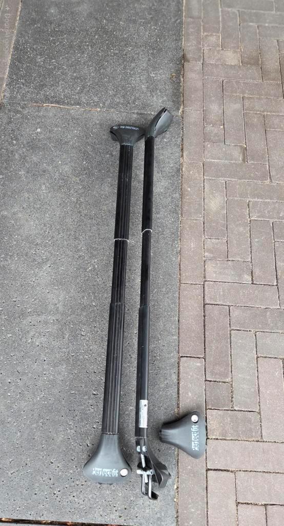 Dakdragers voor gesloten dakrail., Auto diversen, Dakdragers, Zo goed als nieuw, Ophalen