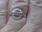zilveren meander ring met heldere steentjes [174], Verzenden, Zo goed als nieuw, 17 tot 18, Dame
