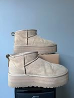 UGG CLASSIC ULTRA MINI PLATFORM BEIGE BOOTS LAARZEN MAAT 40, Ophalen of Verzenden, Zo goed als nieuw, Beige