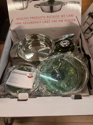 Cookware 12-delige pannenset beschikbaar voor biedingen